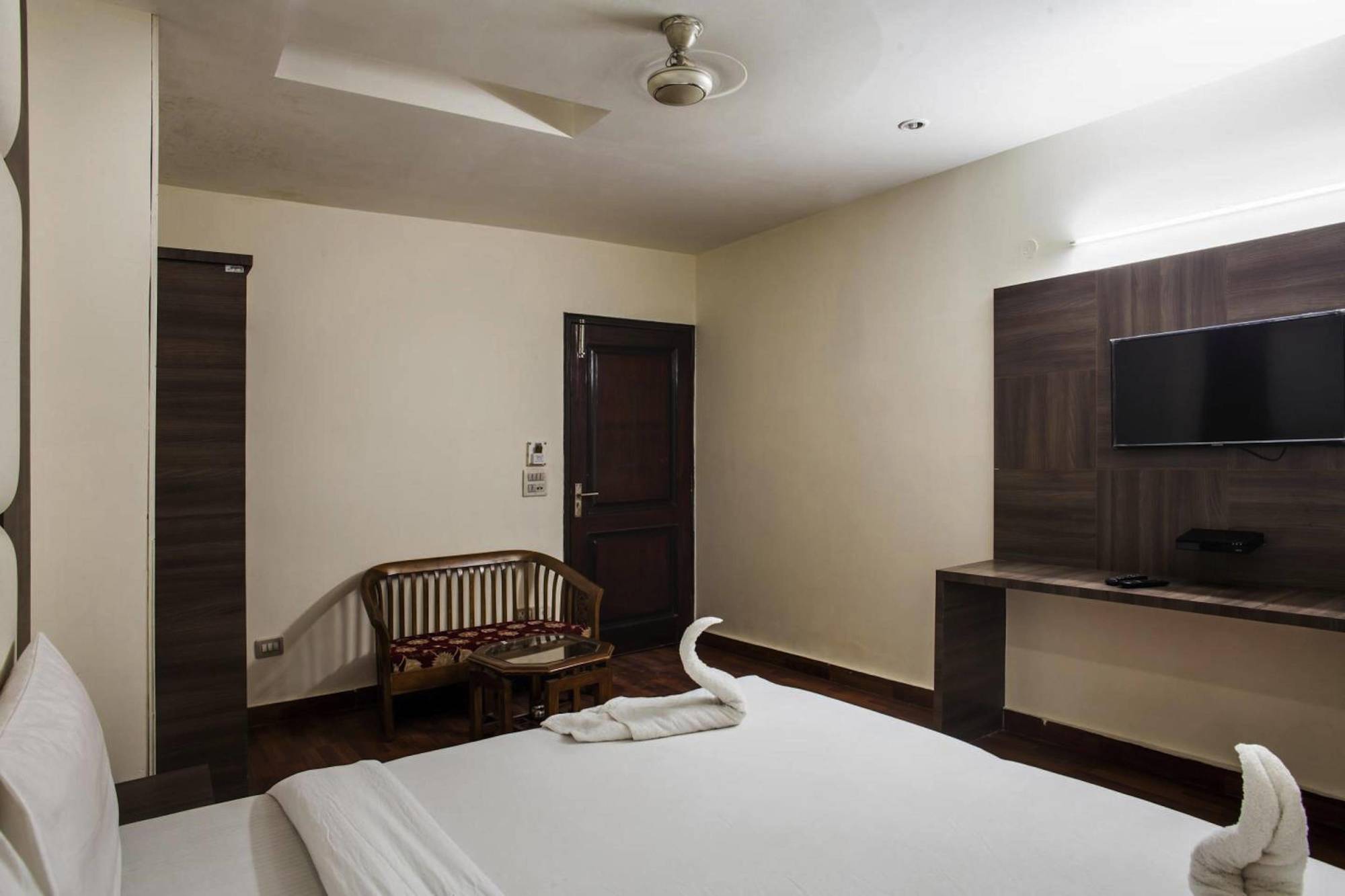 Hotel Karat 87 Inn New Delhi Exterior foto